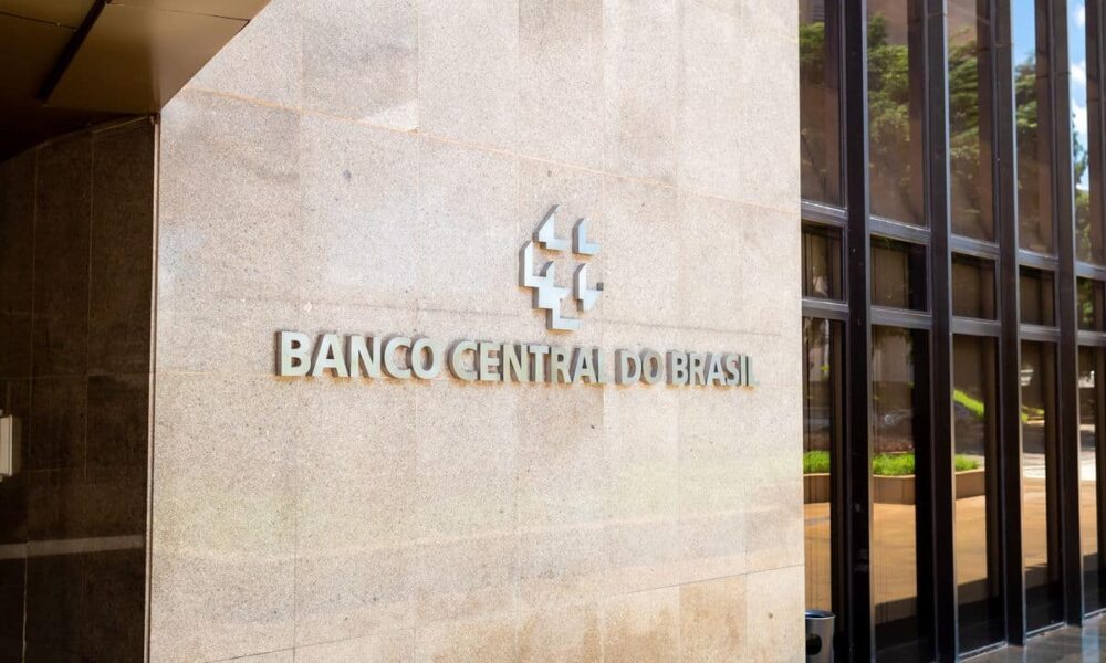 banco-central-aponta-falencia-de-2-instituicoes-financeiras:-proteja-agora-seus-recursos