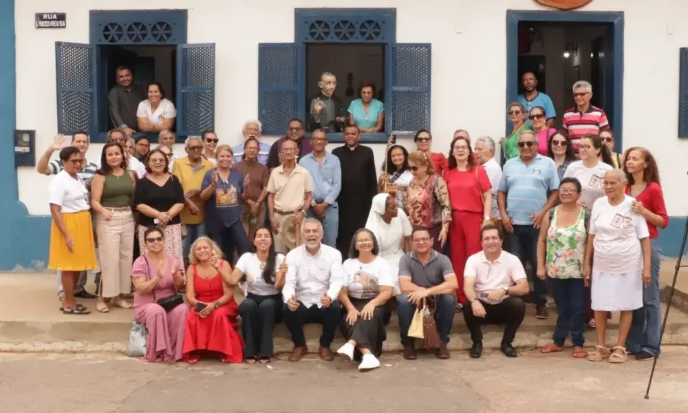 novo-busto-do-padre-luso de-barros-matos-e-inaugurado-em-memorial-ao-sacerdote-em-porto-nacional