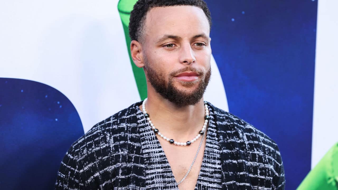 stephen-curry-garante-o-podio-dos-bilionarios-da-nba-apos-renovacao-de-contrato